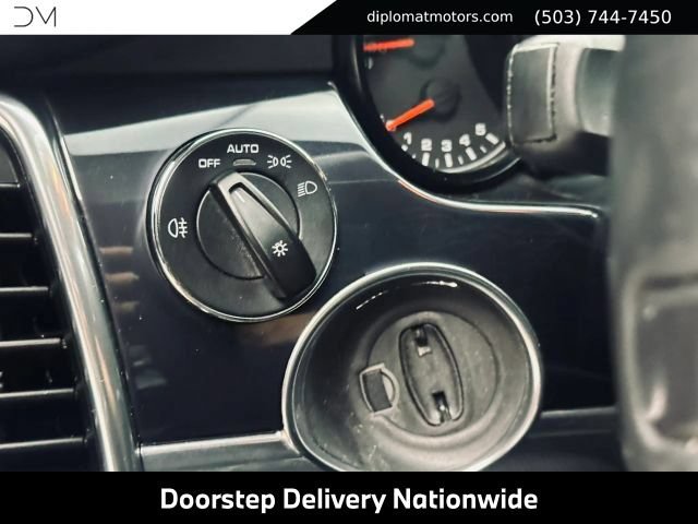 Used 2014 Porsche Panamera 4 AWD/4WD image 30