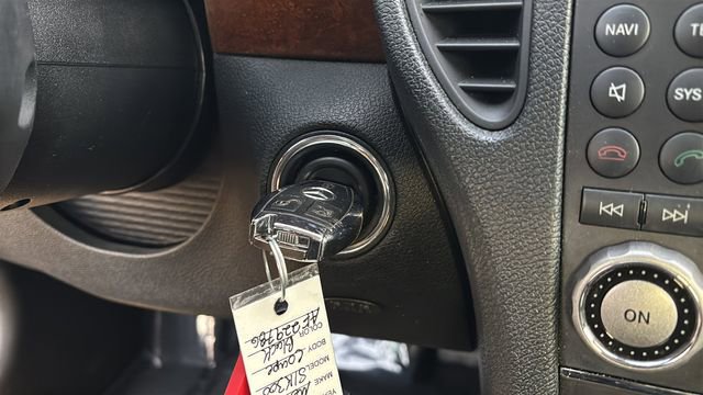 Used 2010 Mercedes-Benz SLK 300 image 27