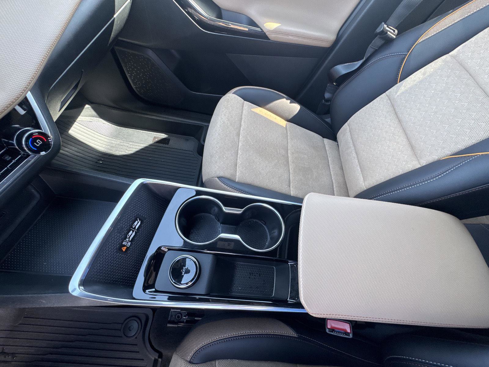 Used 2026 Chevrolet Equinox ACTIV w/ Convenience Package III FWD image 24