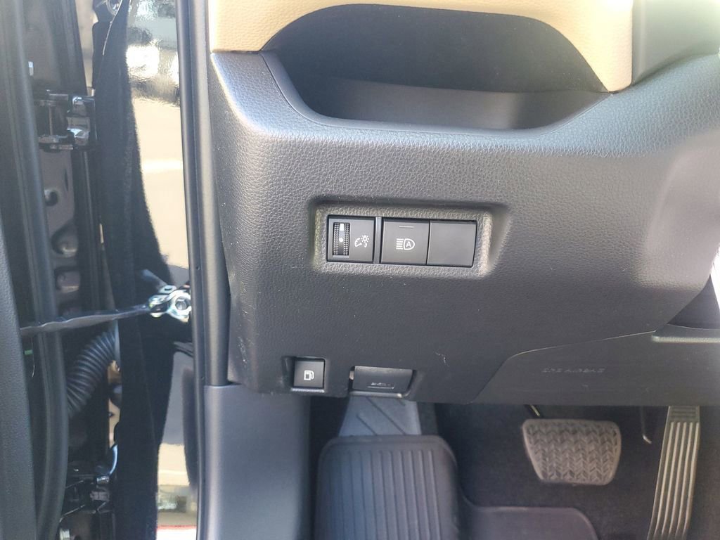 New 2025 Toyota RAV4 XLE image 27
