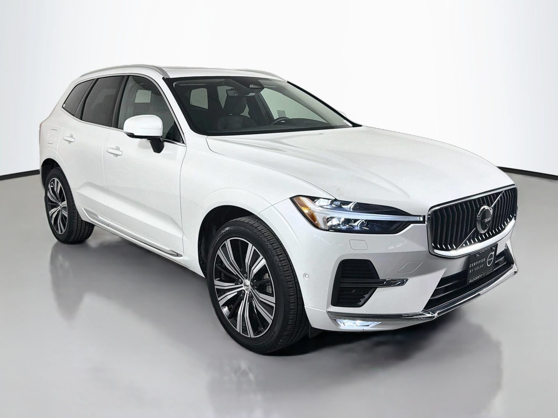 Certified 2023 Volvo XC60 B5 Plus w/ Protection Package Premier FWD image 3