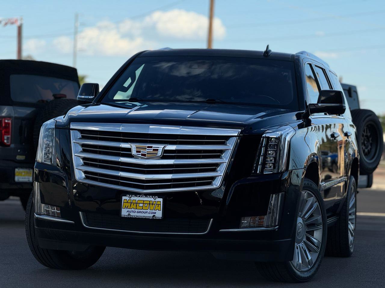 Used 2017 Cadillac Escalade Platinum RWD image 4