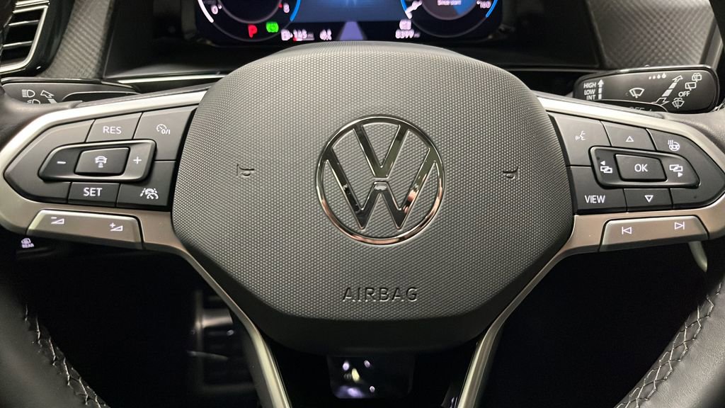 Used 2024 Volkswagen Atlas Peak Edition SEL AWD/4WD image 16