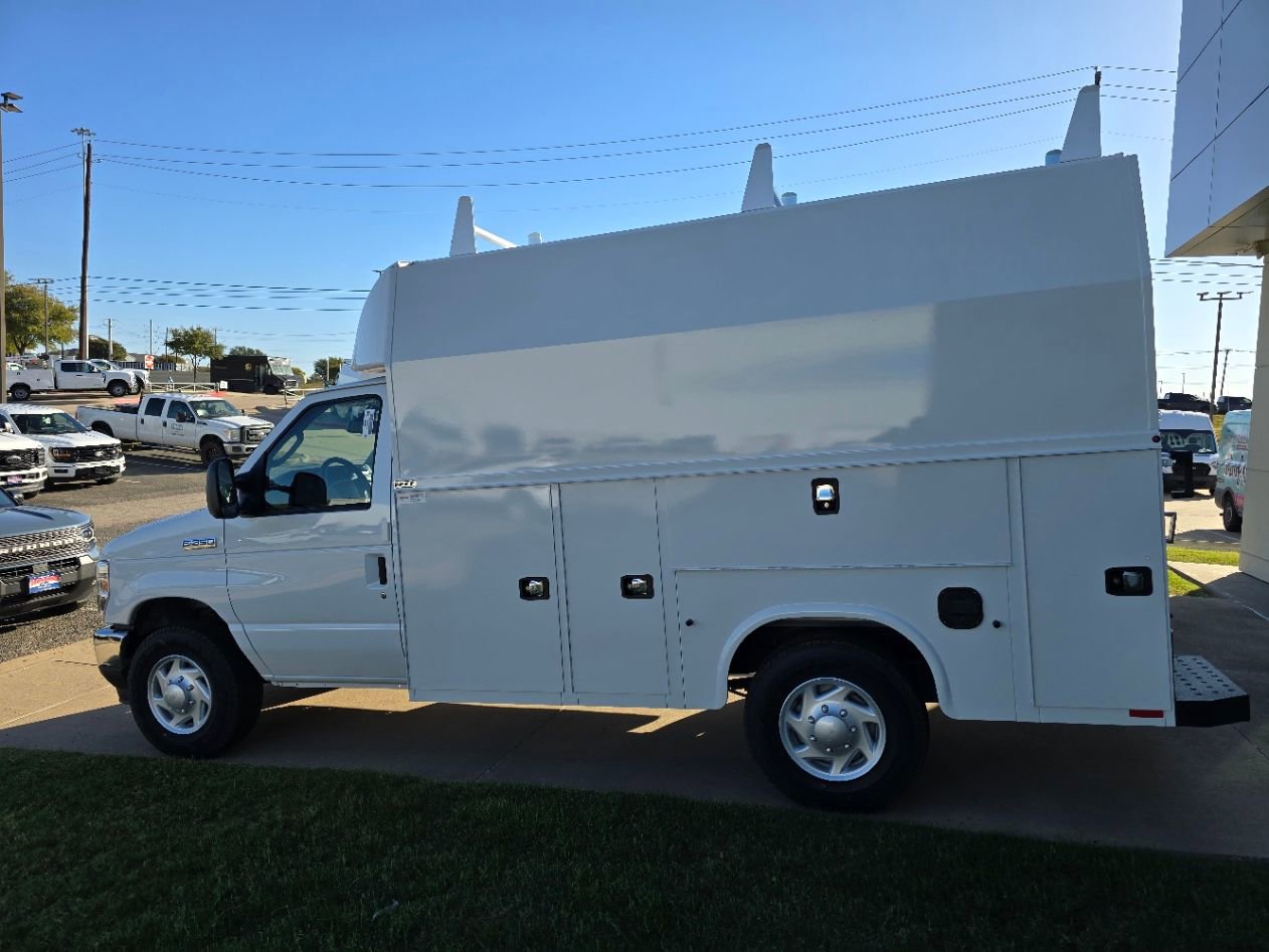 New 2026 Ford E-350 and Econoline 350 Super Duty w/ Power Equipment Group image 9