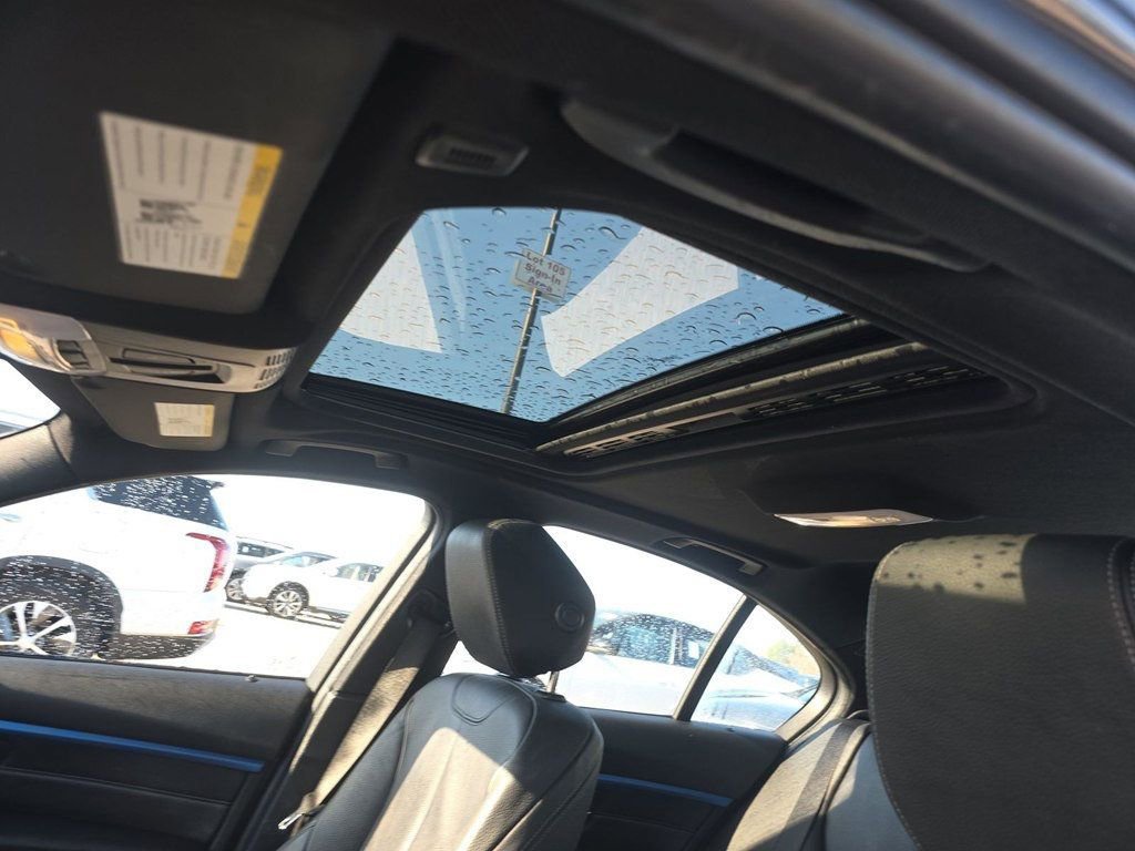 Used 2018 BMW 340i xDrive Sedan AWD/4WD image 14
