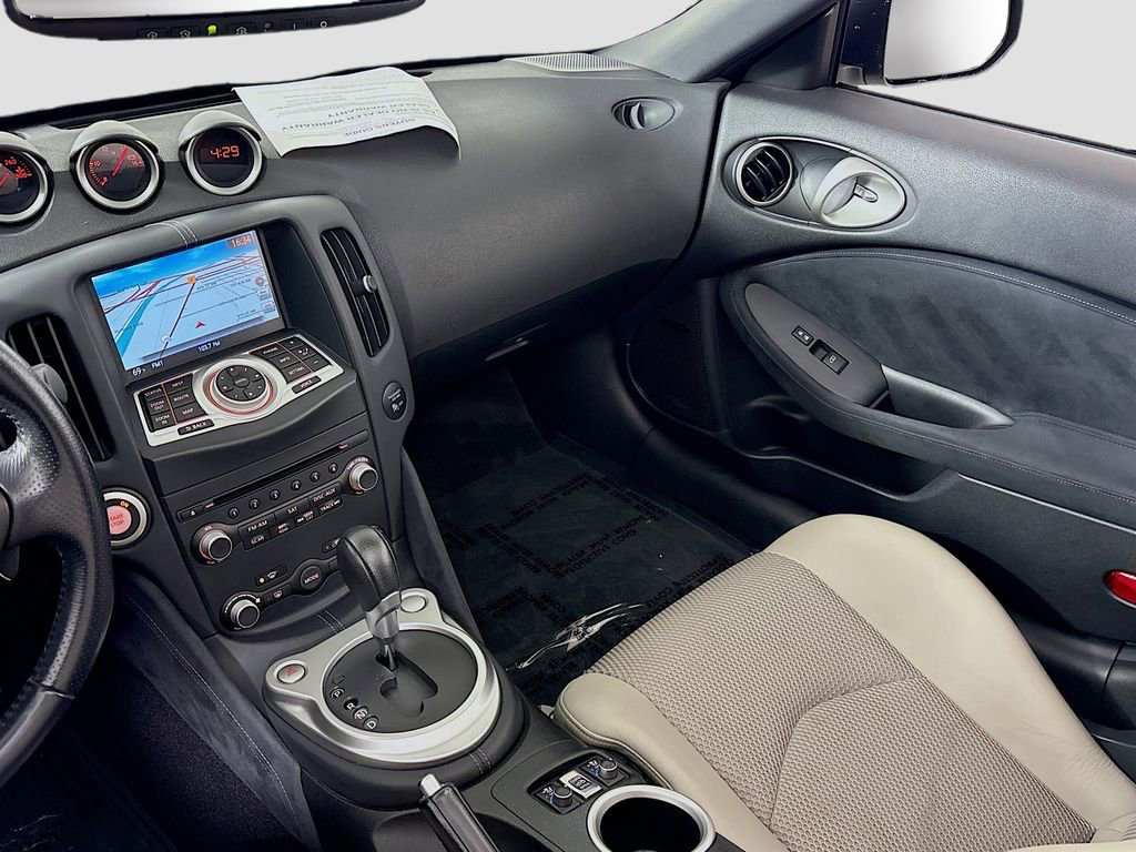 Used 2010 Nissan 370Z Touring w/ Sport Pkg image 26