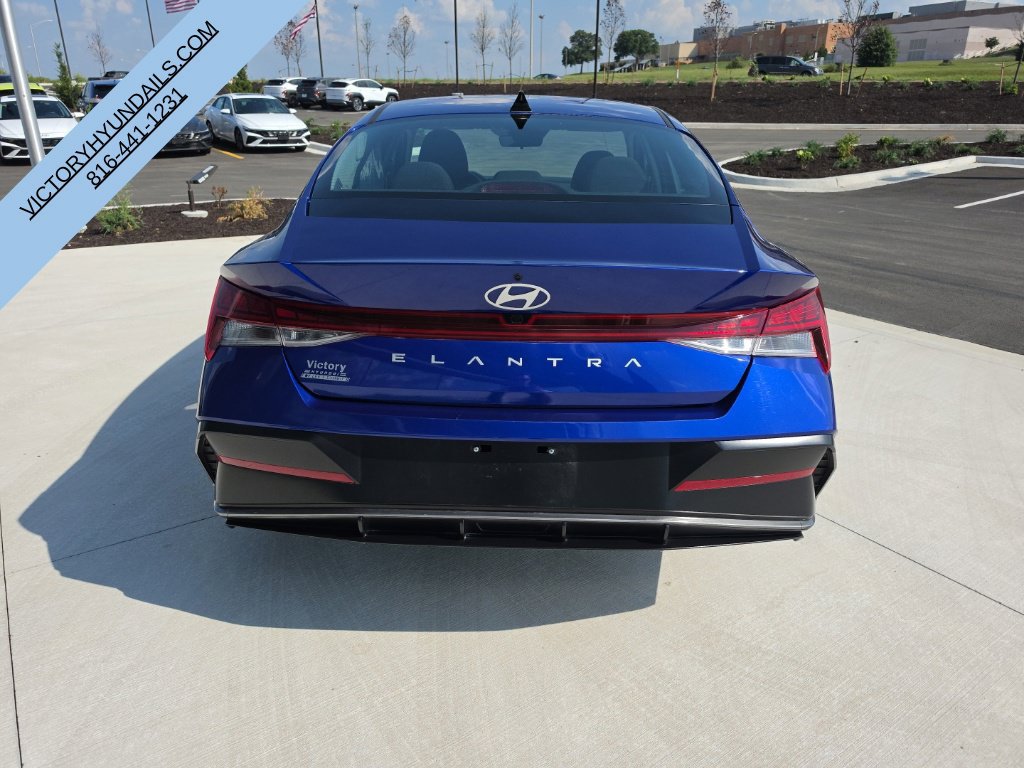 Used 2025 Hyundai Elantra SEL FWD image 4