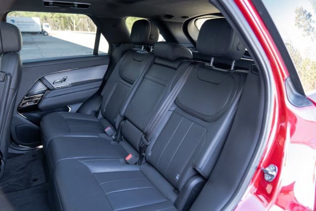 Used 2024 Land Rover Range Rover Sport SE image 38