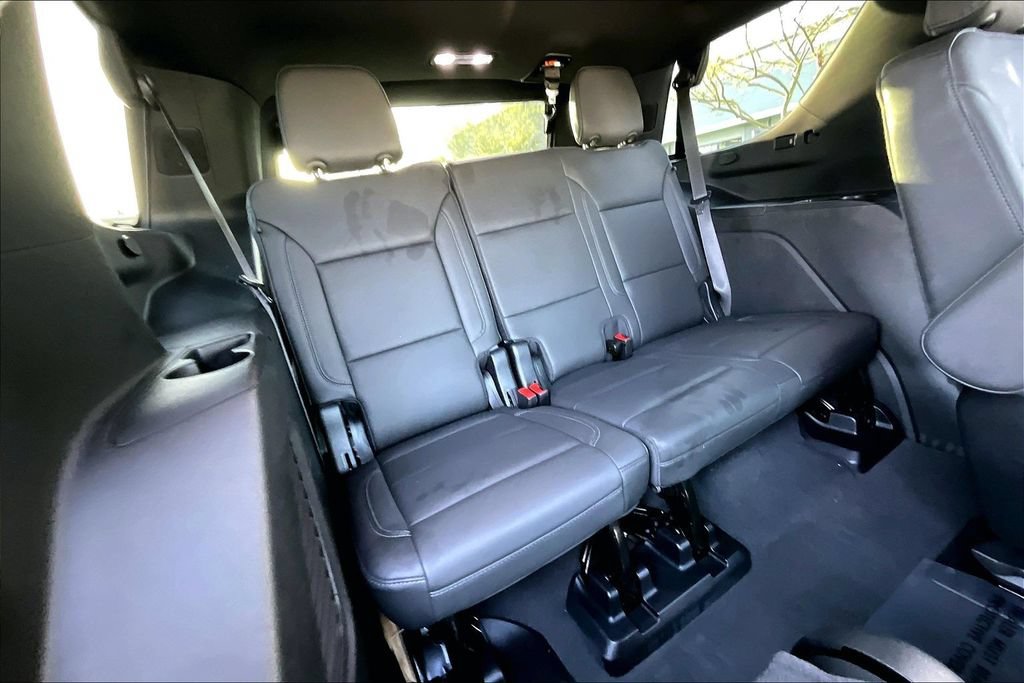 Used 2024 Chevrolet Tahoe Z71 w/ Luxury Package AWD/4WD image 34