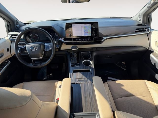 Certified 2024 Toyota Sienna Limited image 10