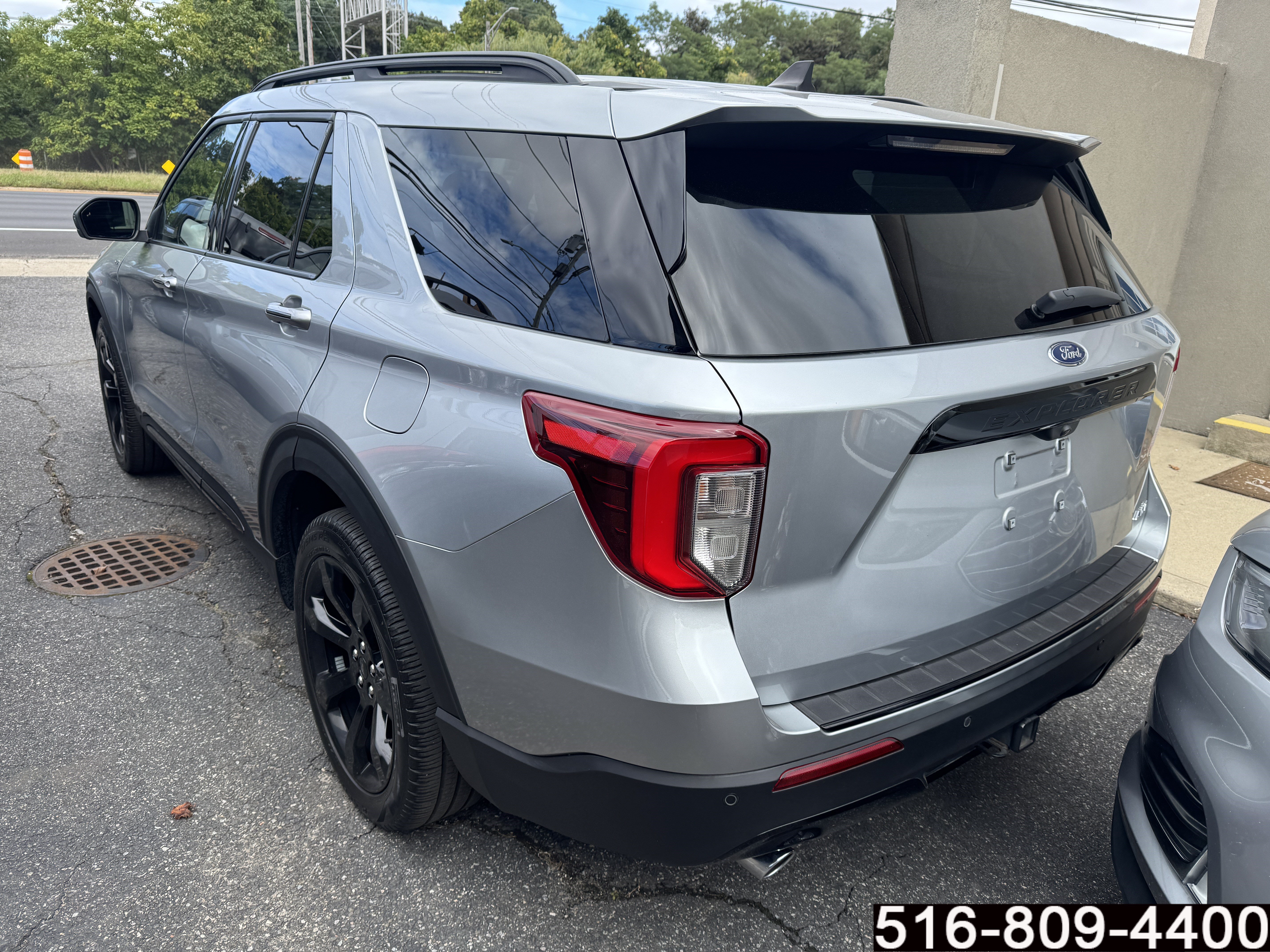 Used 2023 Ford Explorer ST-Line w/ Class IV Trailer Tow Package AWD/4WD image 5