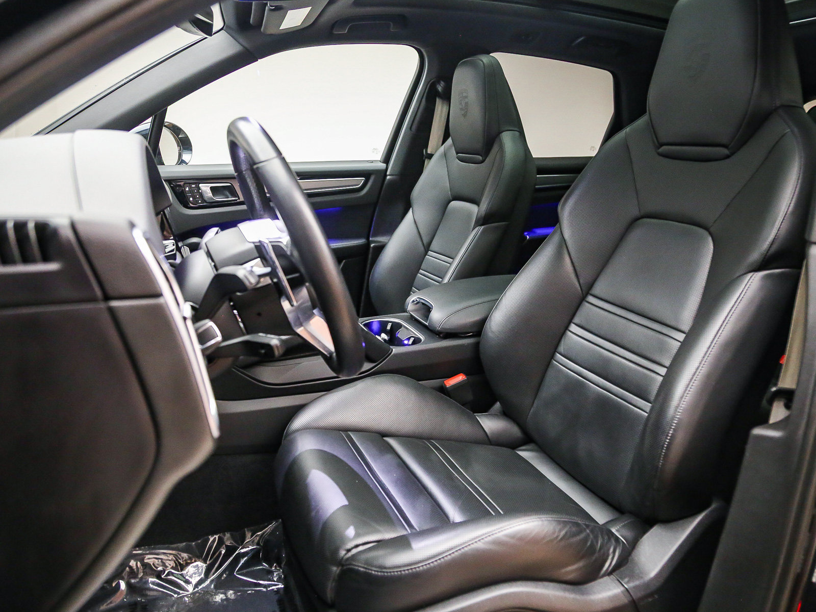 Certified 2023 Porsche Cayenne Platinum Edition AWD/4WD image 5
