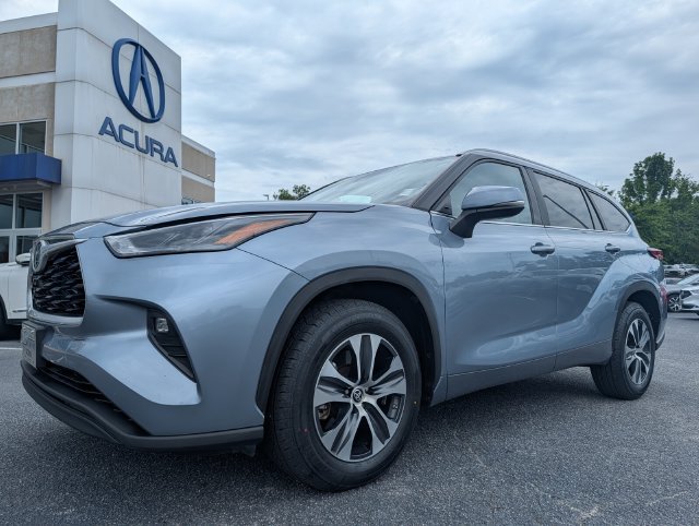 Used 2023 Toyota Highlander XLE FWD image 9