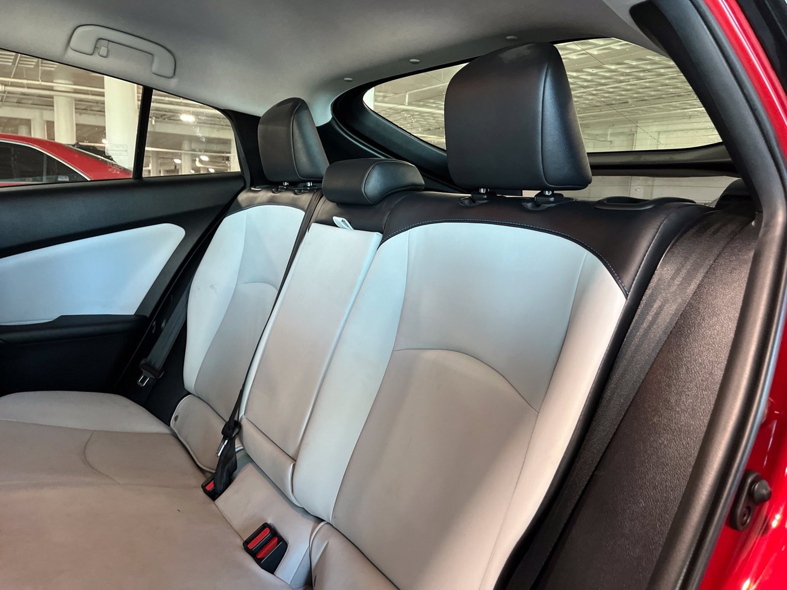 Used 2018 Toyota Prius Four Touring w/ Premium Convenience Package FWD image 32