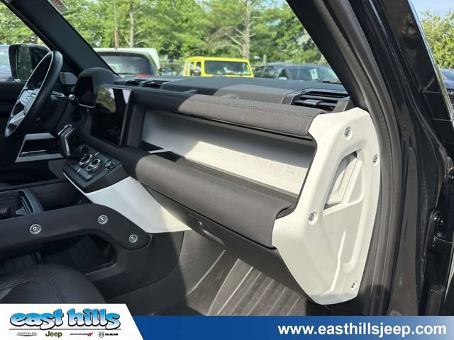 Used 2023 Land Rover Defender 130 SE AWD/4WD image 30