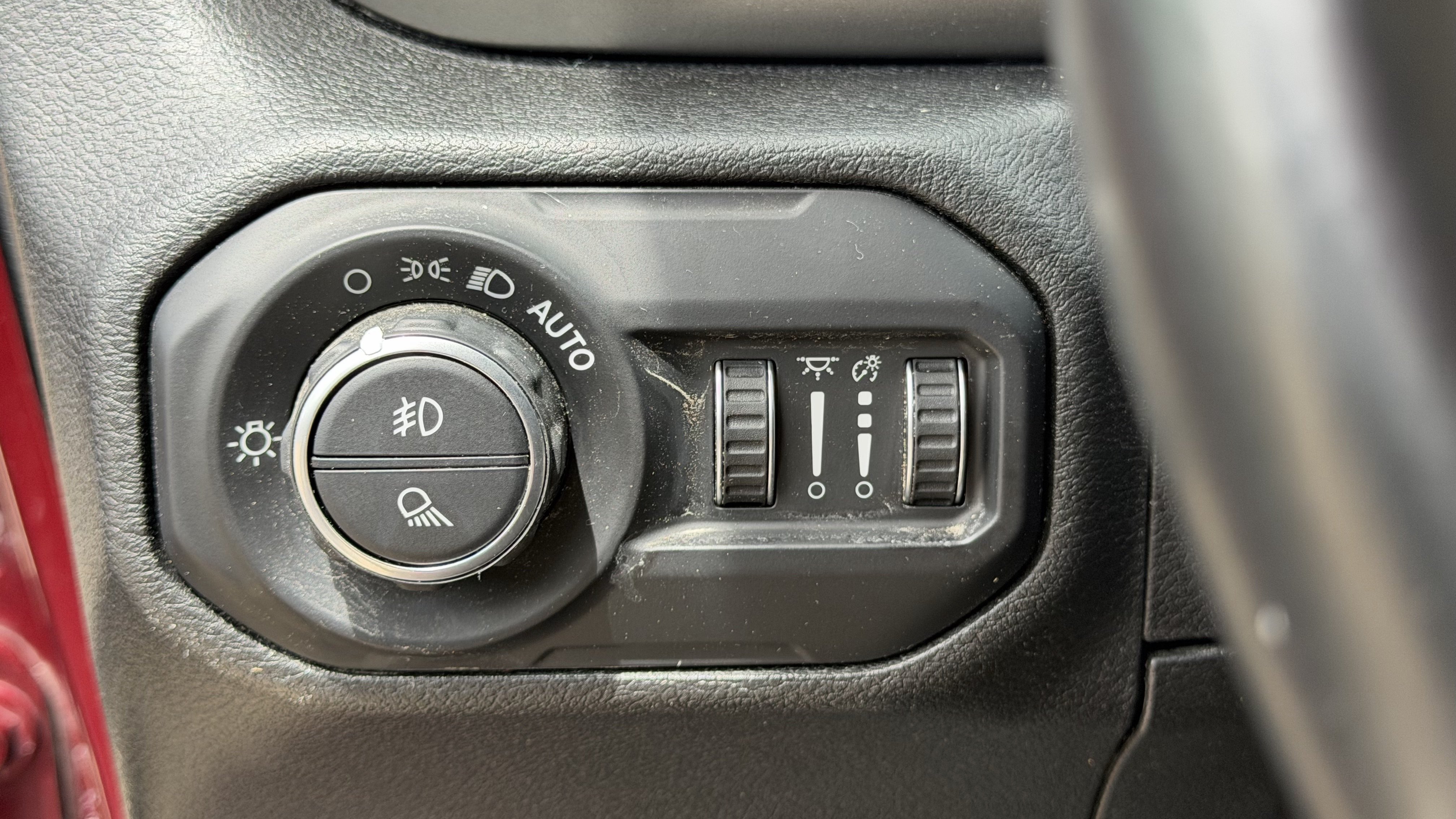 Used 2021 Jeep Gladiator Sport AWD/4WD image 16