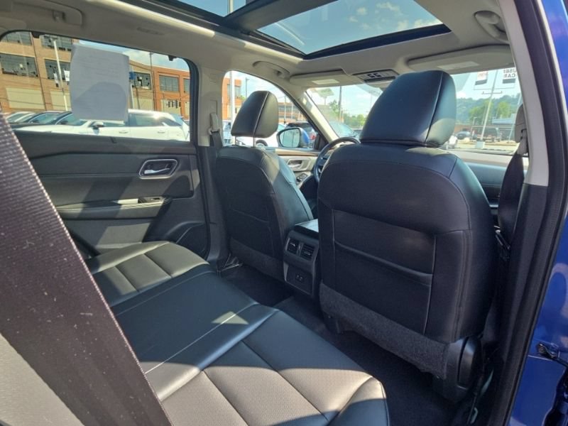 Used 2021 Nissan Rogue SV w/ Premium Package AWD/4WD image 17
