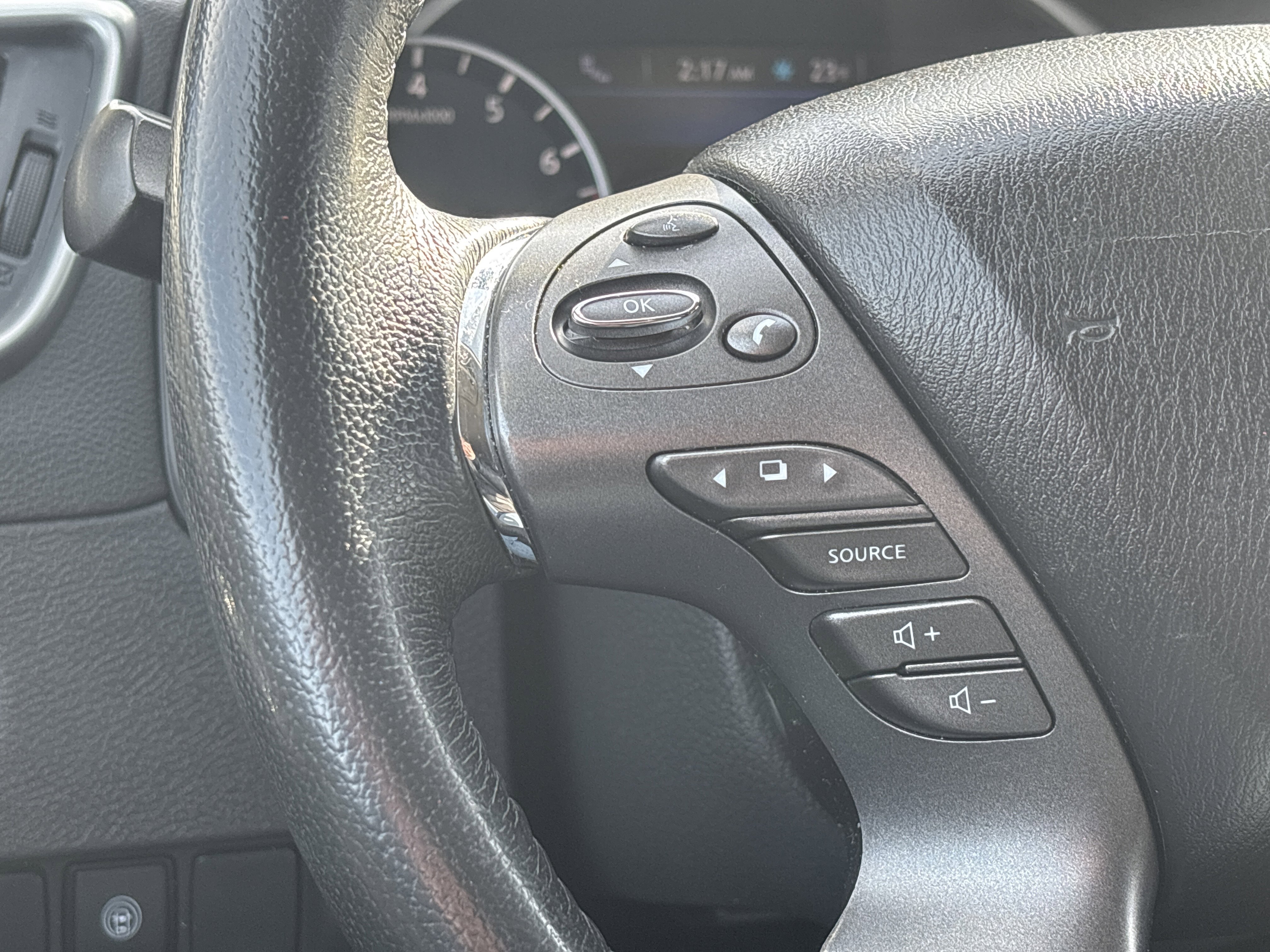 Used 2020 Nissan Murano SV image 23