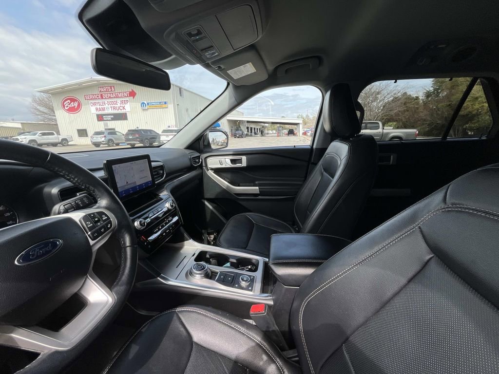 Used 2023 Ford Explorer Limited AWD/4WD image 8