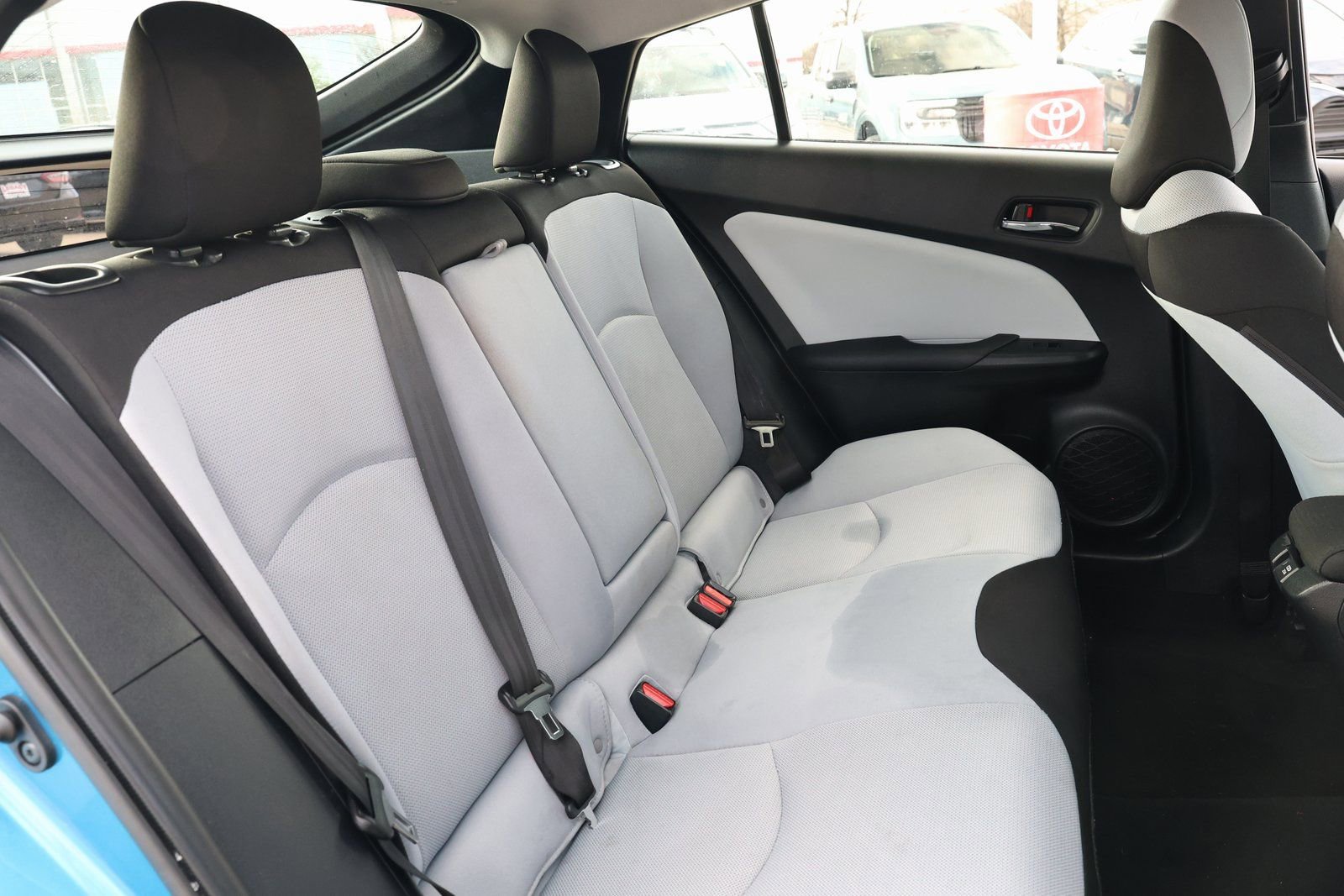 Used 2022 Toyota Prius L Eco image 30