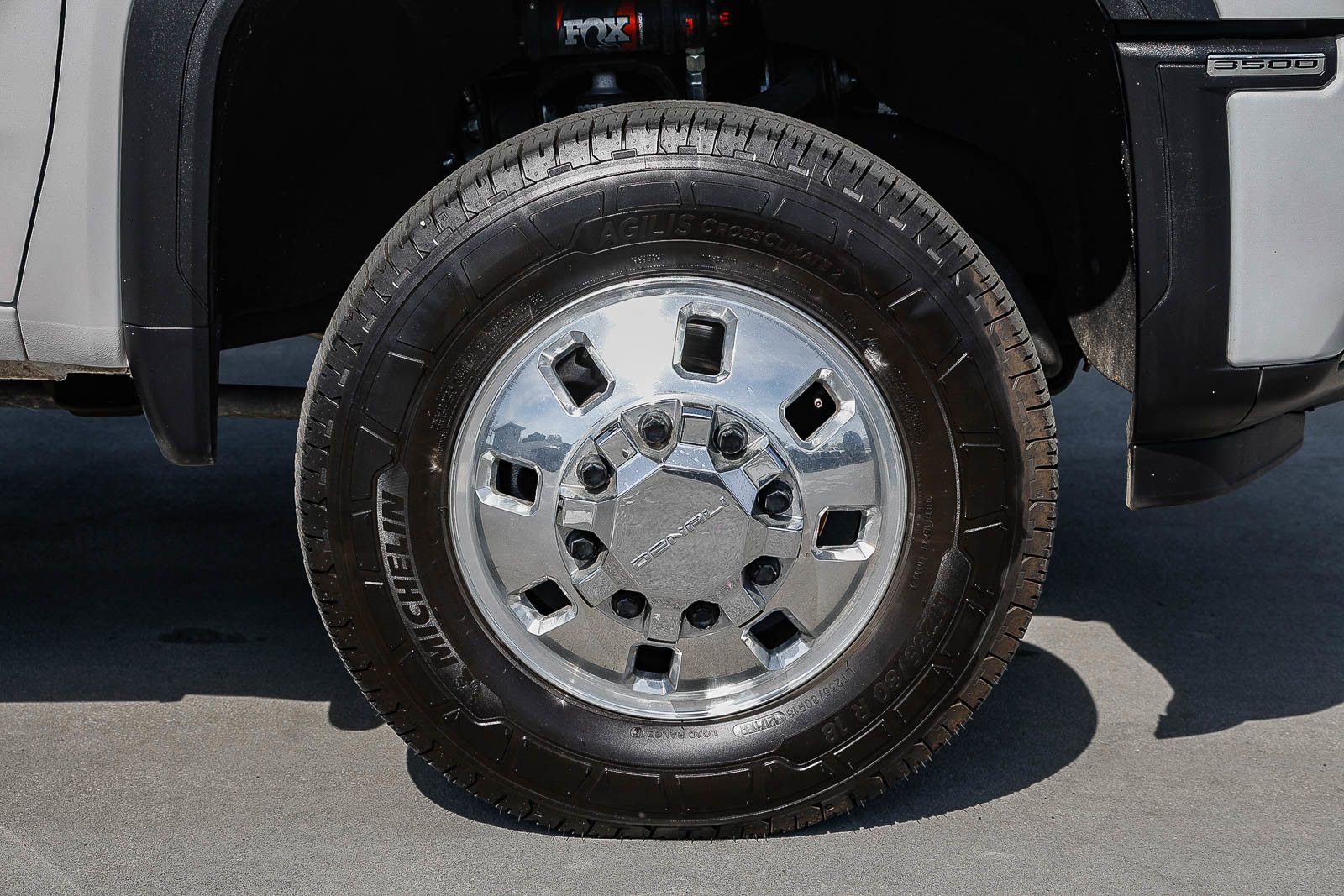 Used 2025 GMC Sierra 3500 Denali w/ Denali Reserve Package image 9