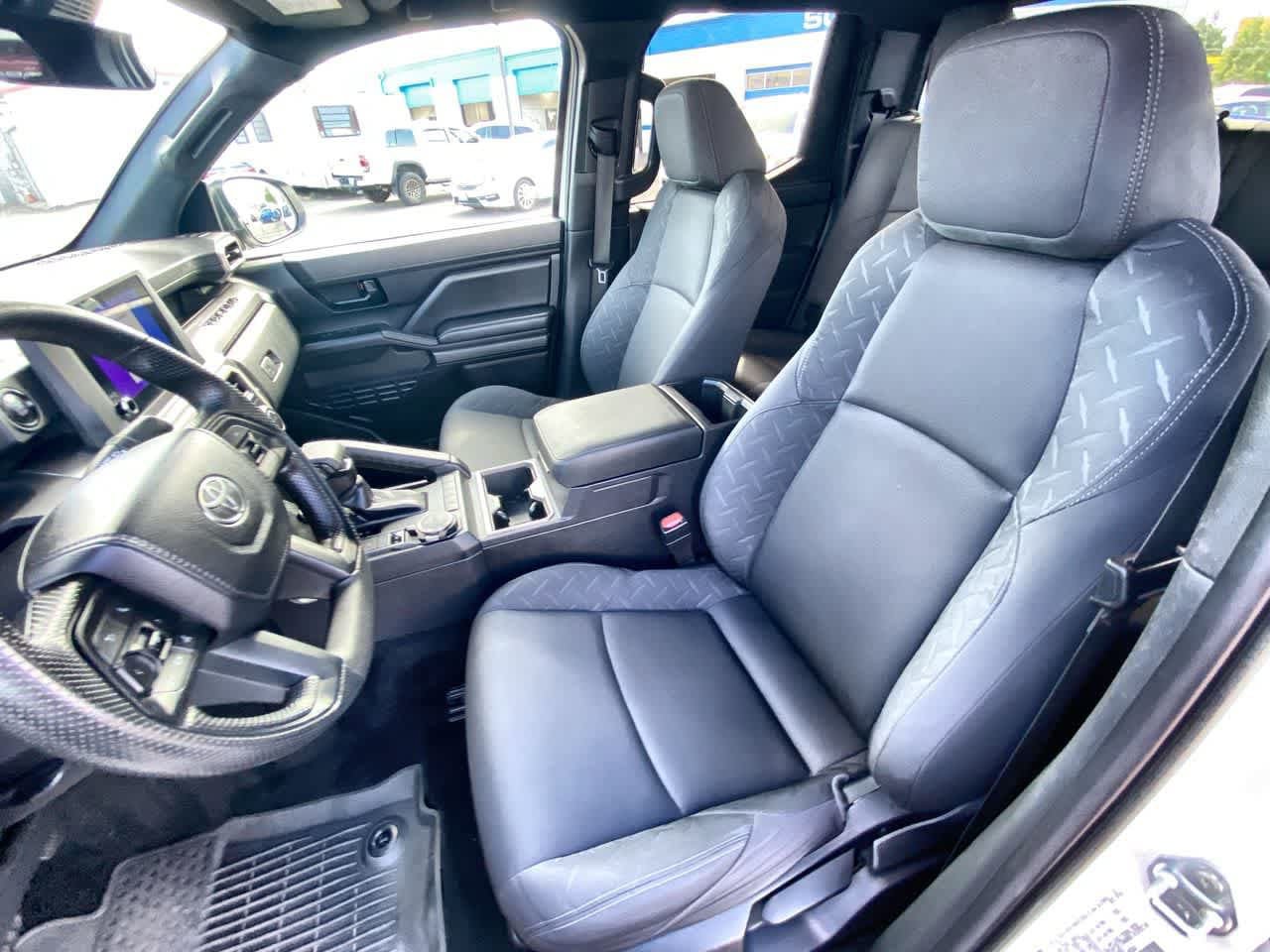 Certified 2024 Toyota Tacoma SR5 AWD/4WD image 11