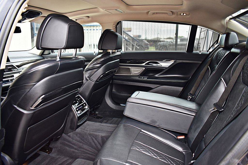 Used 2022 BMW 740i RWD image 18