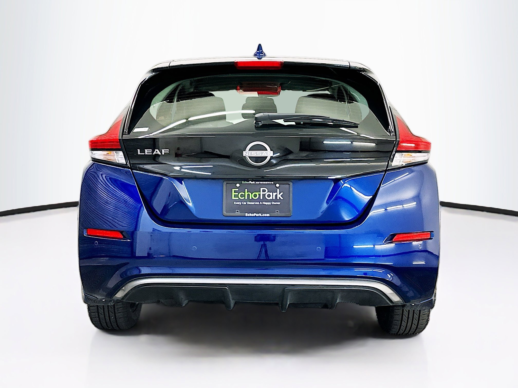 Used 2025 Nissan Leaf S image 7