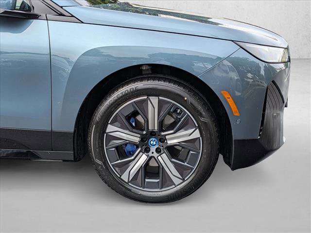 Used 2025 BMW iX xDrive50 AWD/4WD image 25