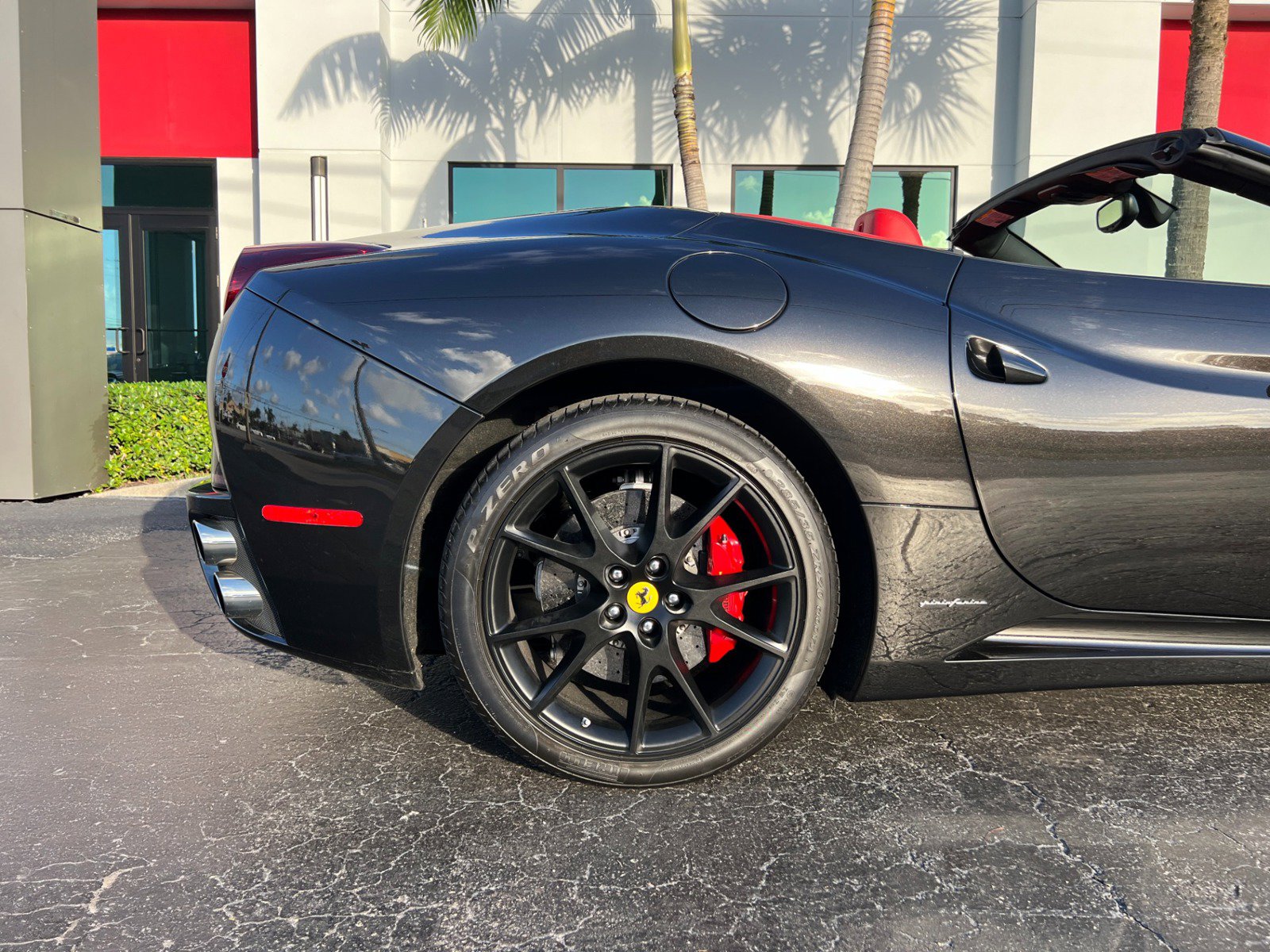 Used 2013 Ferrari California RWD image 11