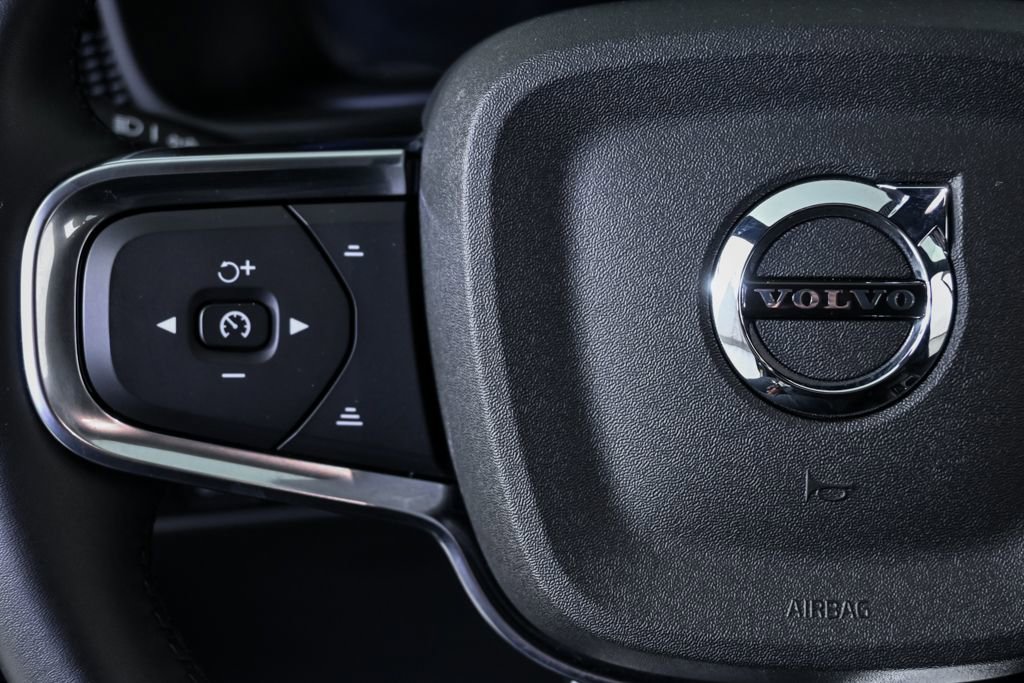 Certified 2025 Volvo XC40 B5 Plus image 11