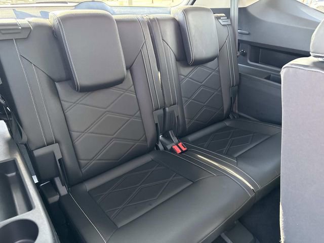 Used 2025 Volkswagen Atlas SE image 17