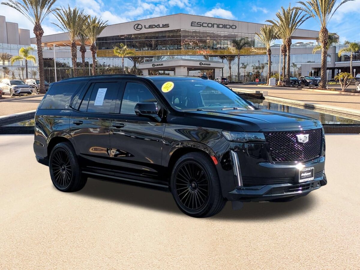 Used 2022 Cadillac Escalade Sport Platinum w/ Heavy-Duty Trailer Package AWD/4WD image 3