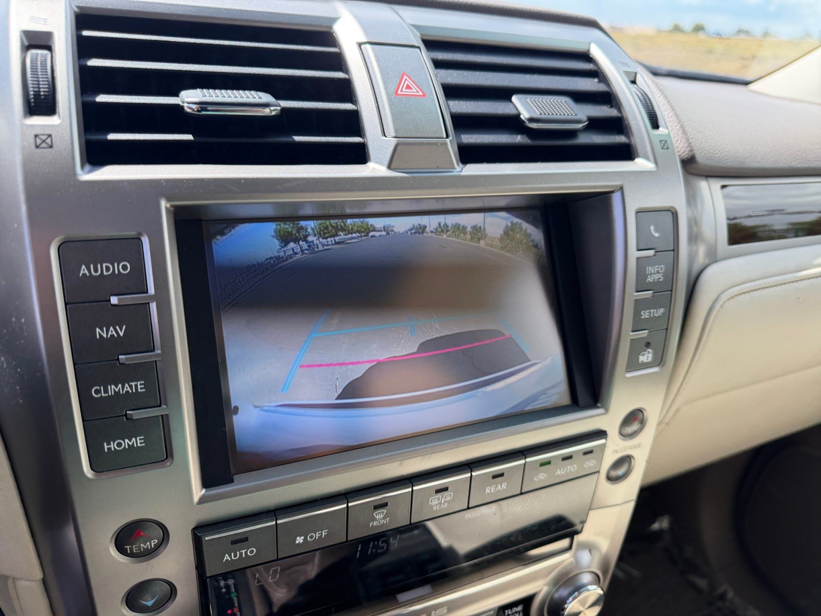 Used 2016 Lexus GX 460 Luxury w/ Preferred Accessory Package AWD/4WD image 27