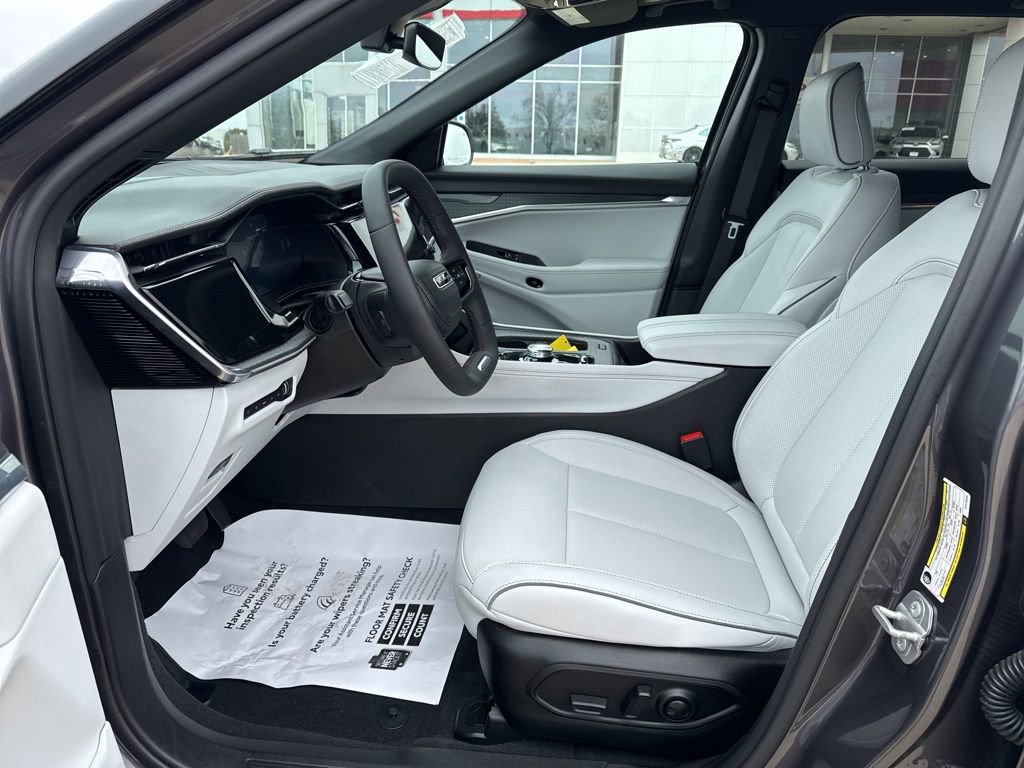 Used 2025 Jeep Wagoneer S Limited AWD/4WD image 7