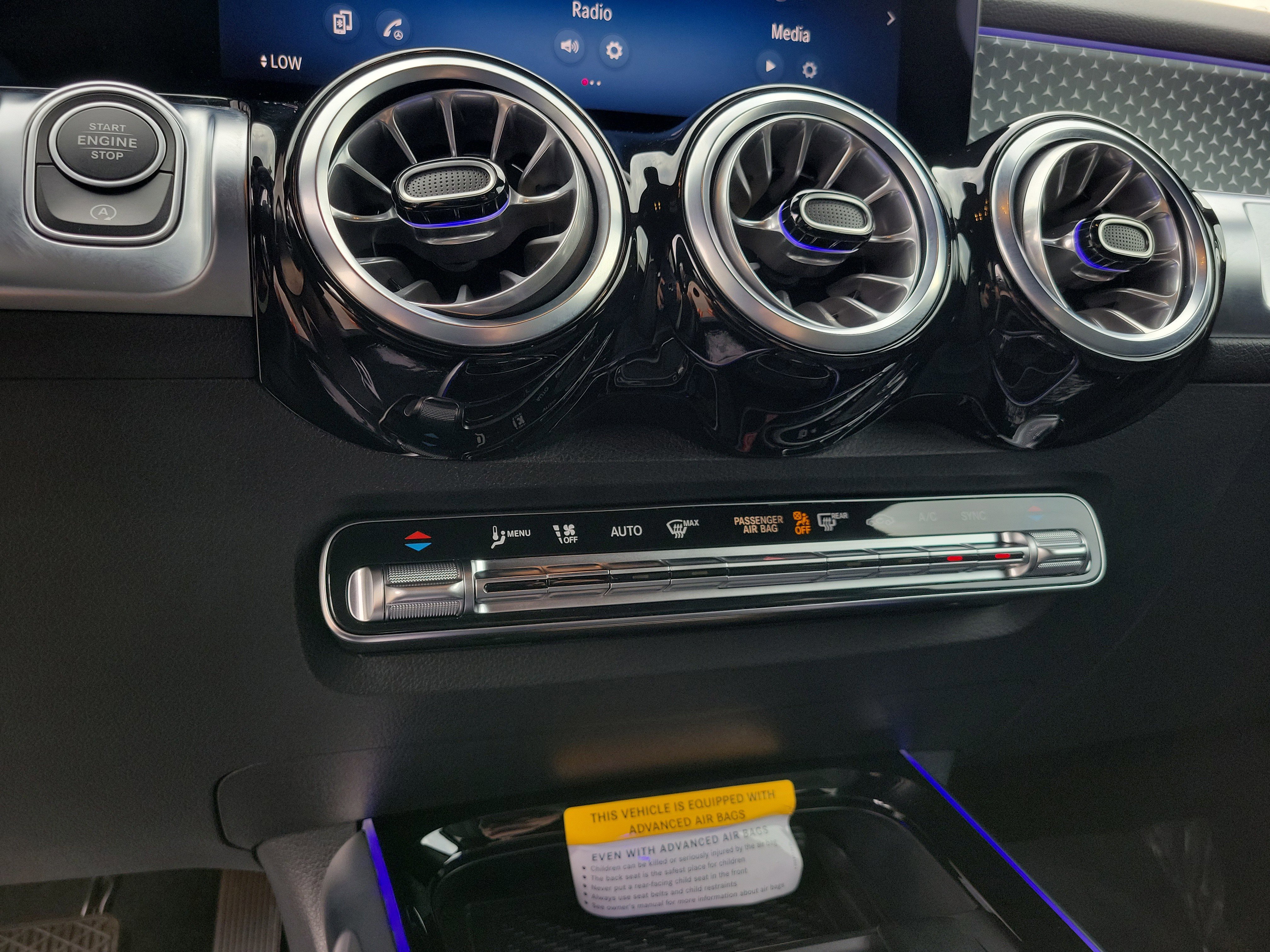 Certified 2025 Mercedes-Benz GLB 250 image 30