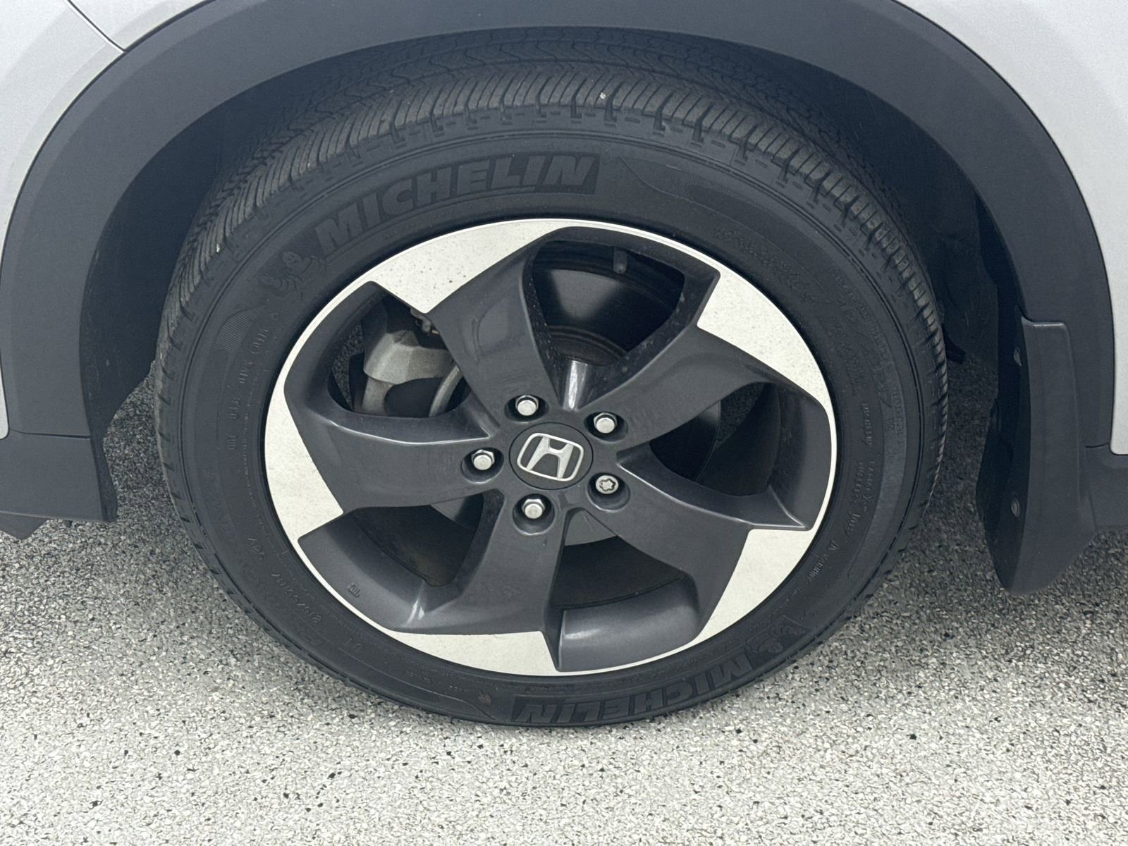 Used 2018 Honda HR-V EX image 41