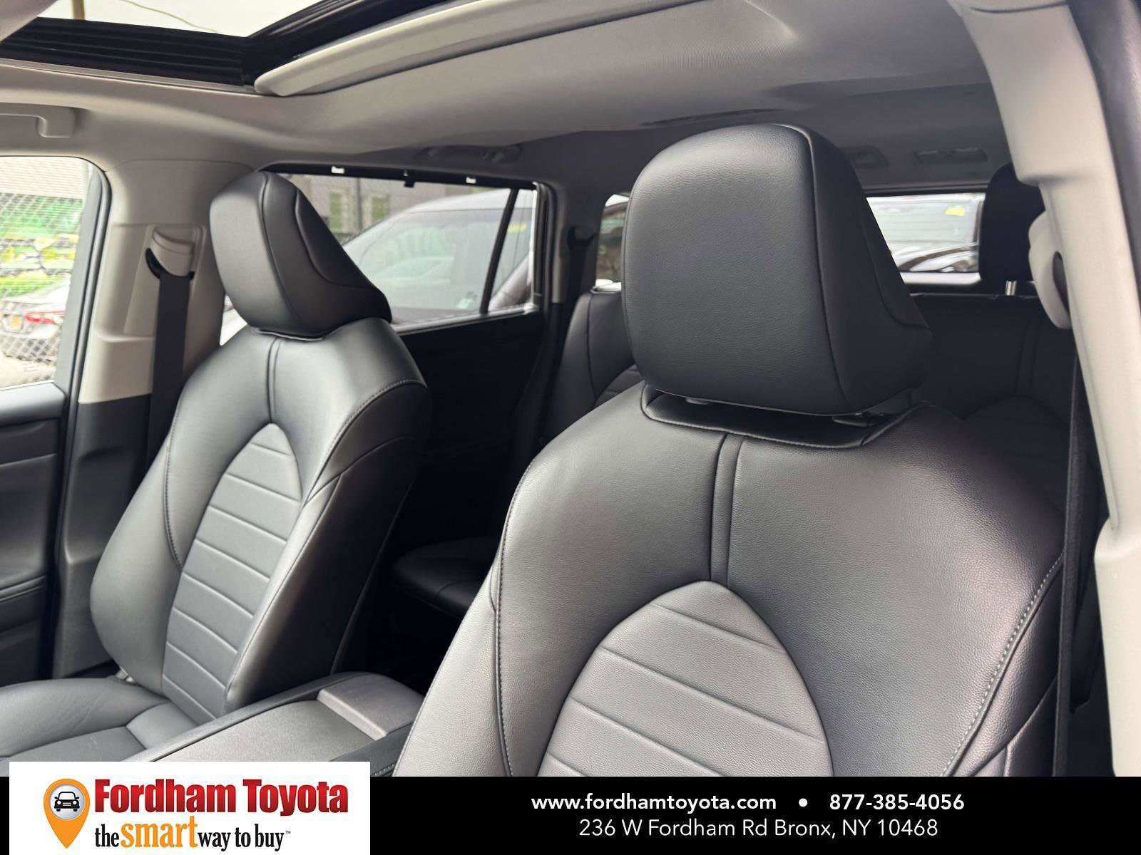 Used 2023 Toyota Highlander XLE image 19