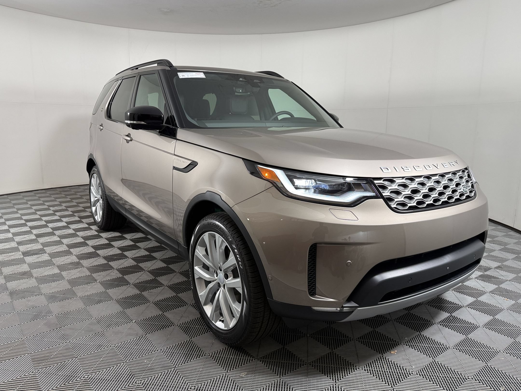 New 2026 Land Rover Discovery S AWD/4WD image 7