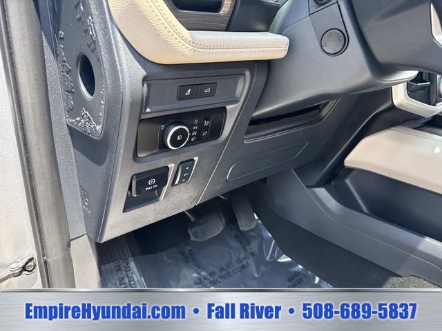 Used 2024 Ford Expedition Limited AWD/4WD image 21
