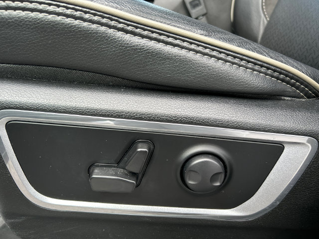 Used 2023 RAM 1500 Laramie AWD/4WD image 12