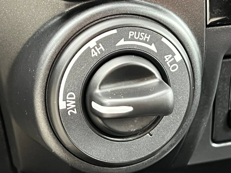 Used 2022 Nissan Titan PRO-4X w/ Pro-4x Convenience Package AWD/4WD image 35