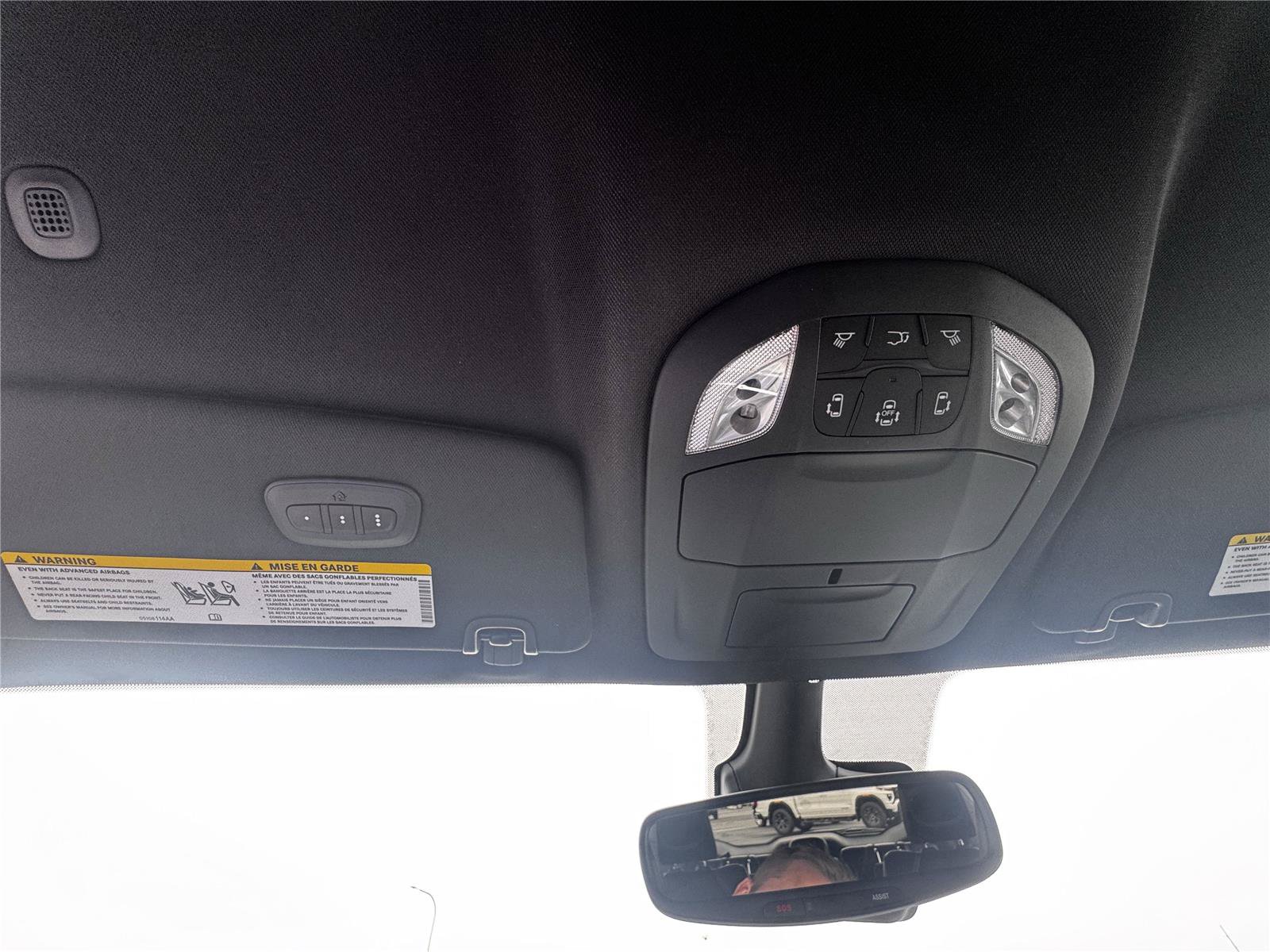 Used 2025 Chrysler Pacifica Select FWD image 22