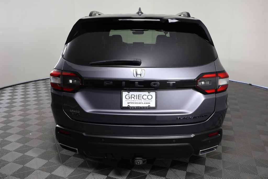 Used 2025 Honda Pilot Black Edition image 7
