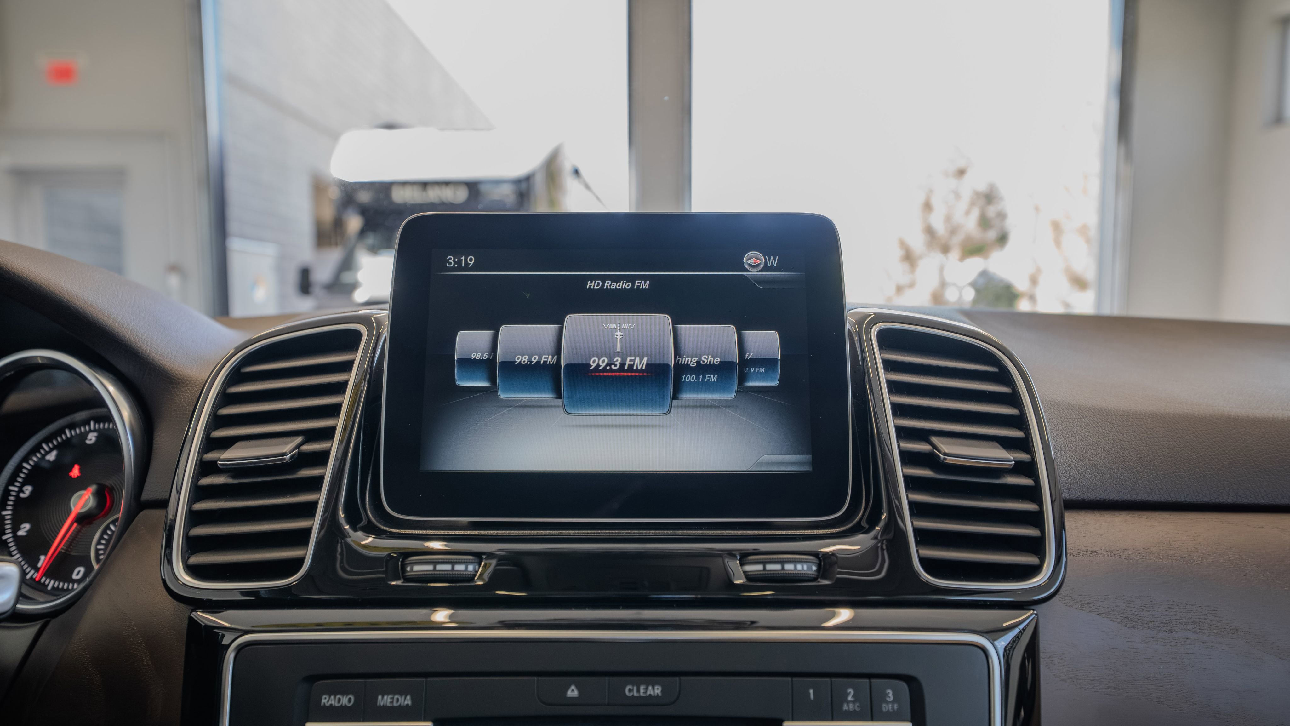 Used 2018 Mercedes-Benz GLE 350 4MATIC w/ Premium 1 Package image 20