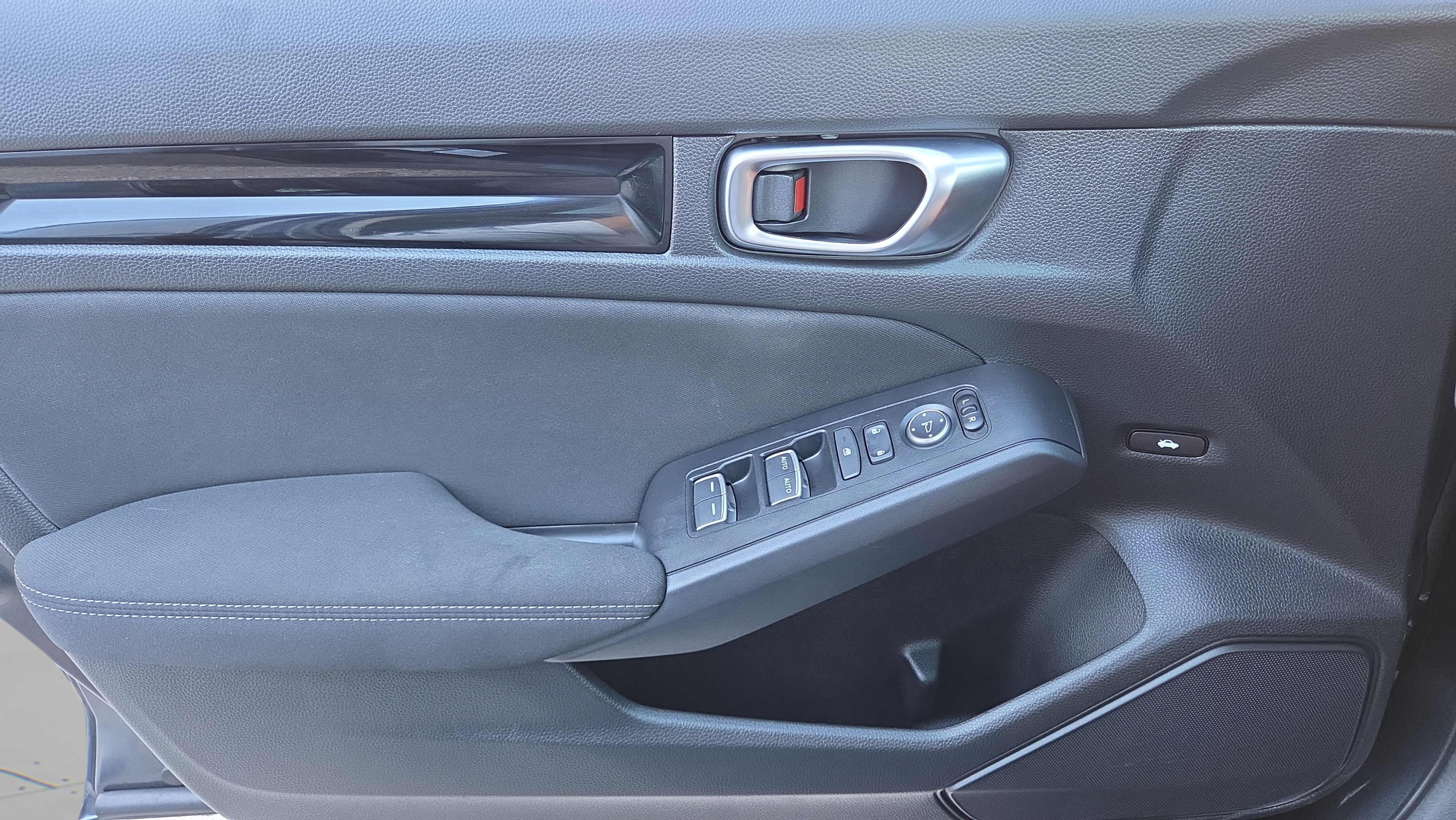 Certified 2024 Honda Civic EX image 38
