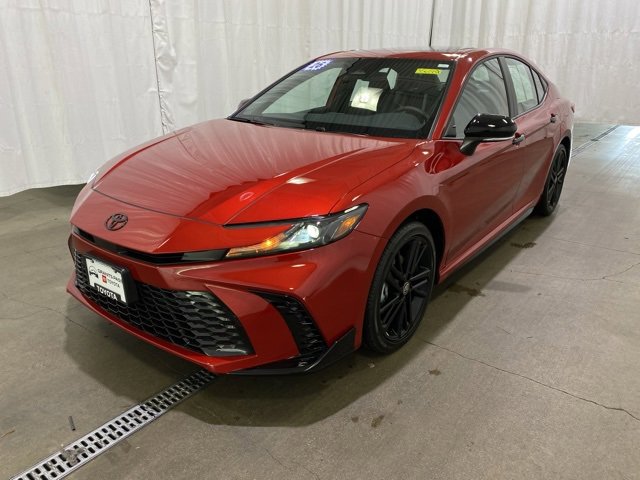 Used 2026 Toyota Camry Hybrid w/ Multimedia Upgrade Package image 8