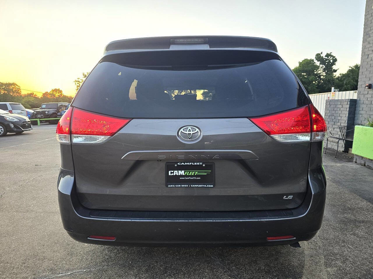 Used 2012 Toyota Sienna LE FWD image 9