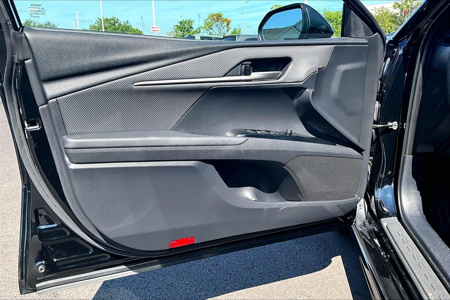 Used 2025 Toyota Camry SE FWD image 21