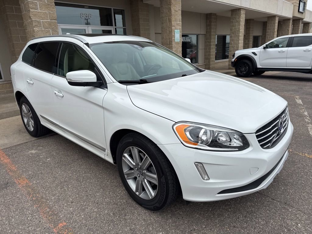 Used 2016 Volvo XC60 T6 w/ Proximity Package image 5